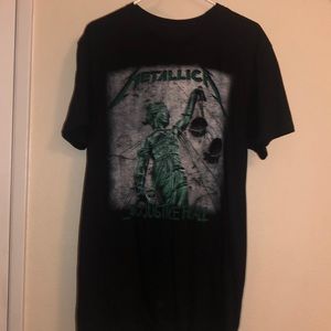 Black Metallica shirt